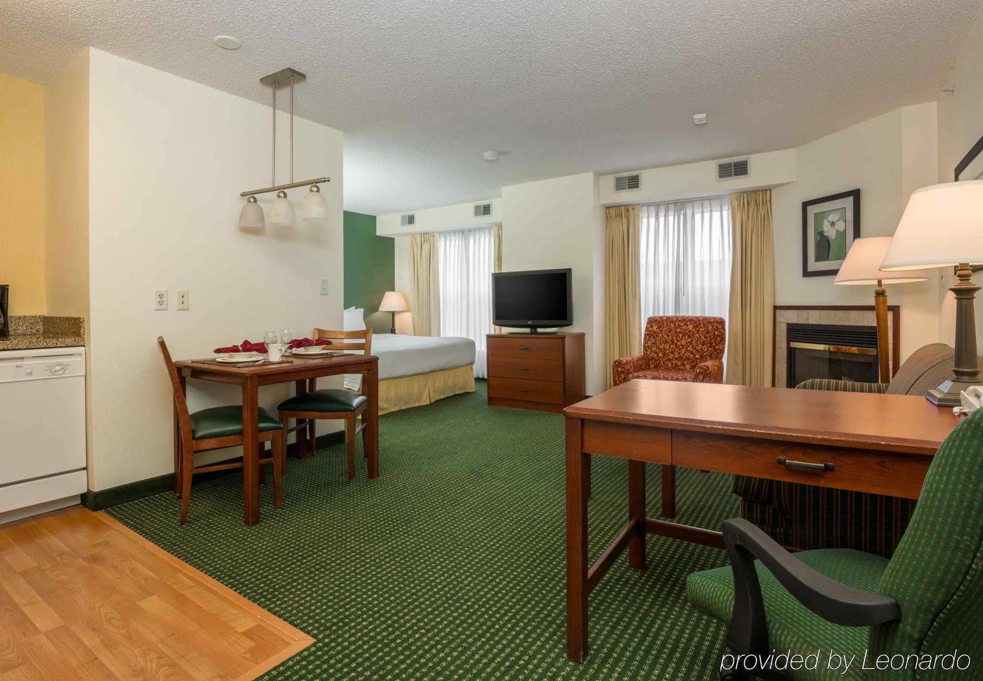 Residence Inn Houston North Экстерьер фото