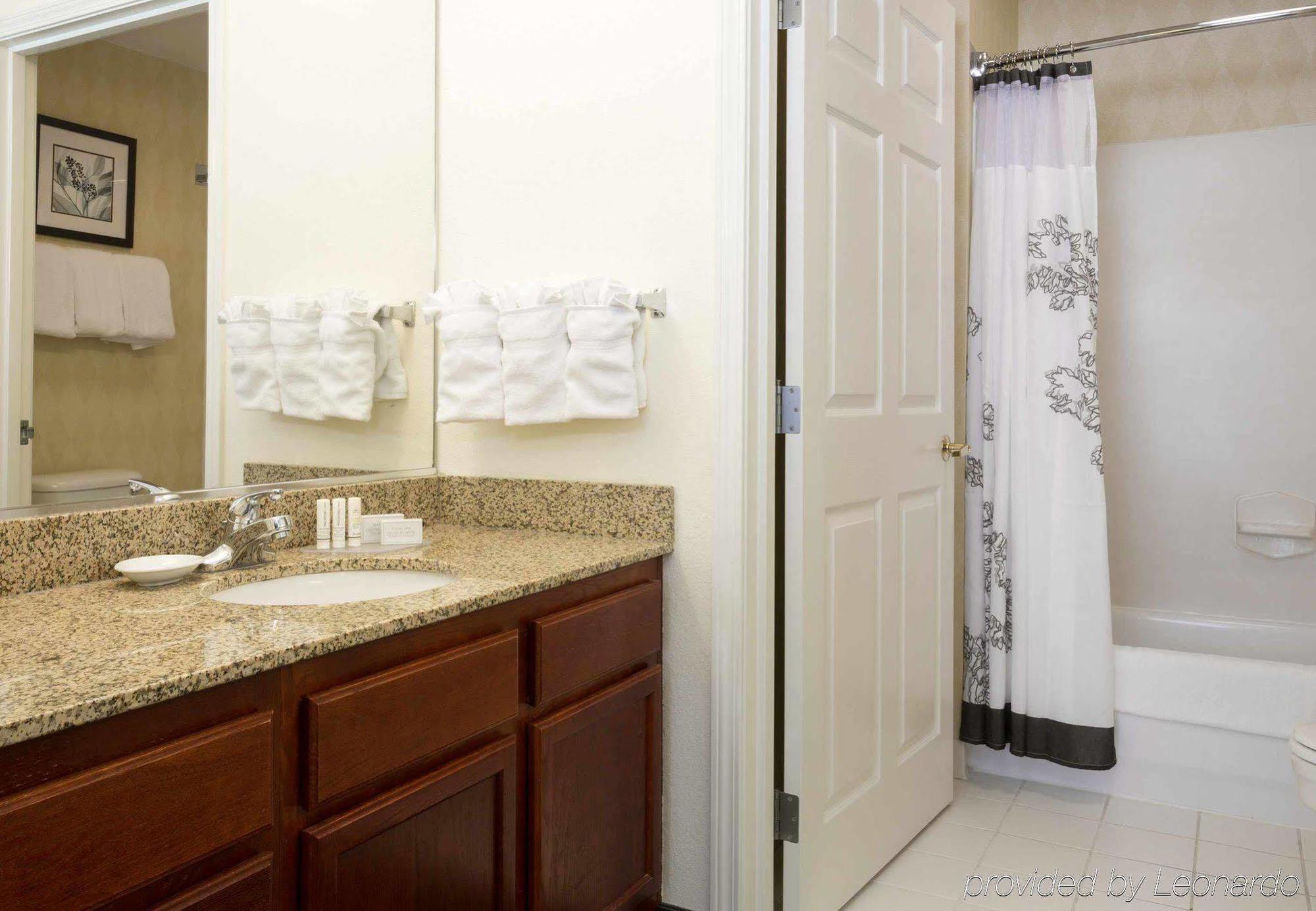 Residence Inn Houston North Экстерьер фото