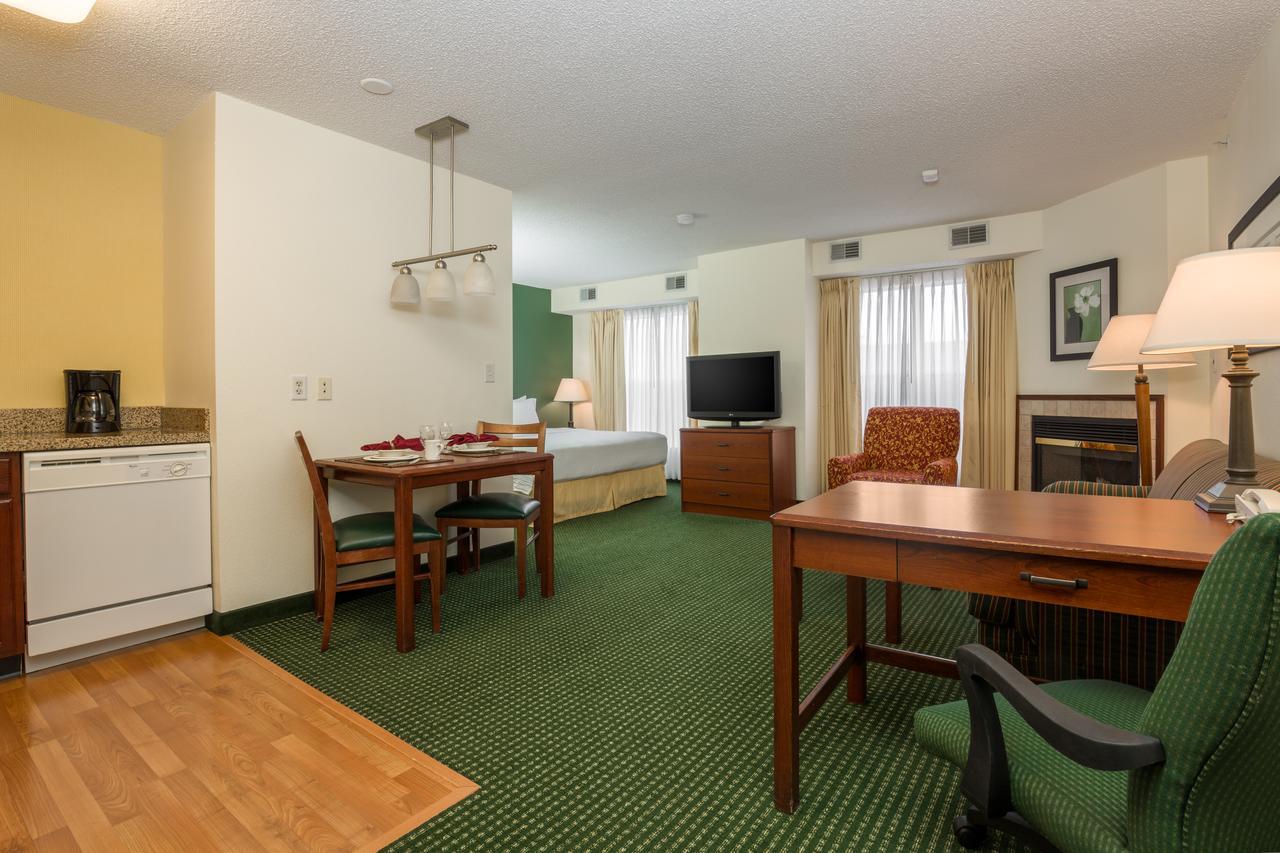 Residence Inn Houston North Экстерьер фото