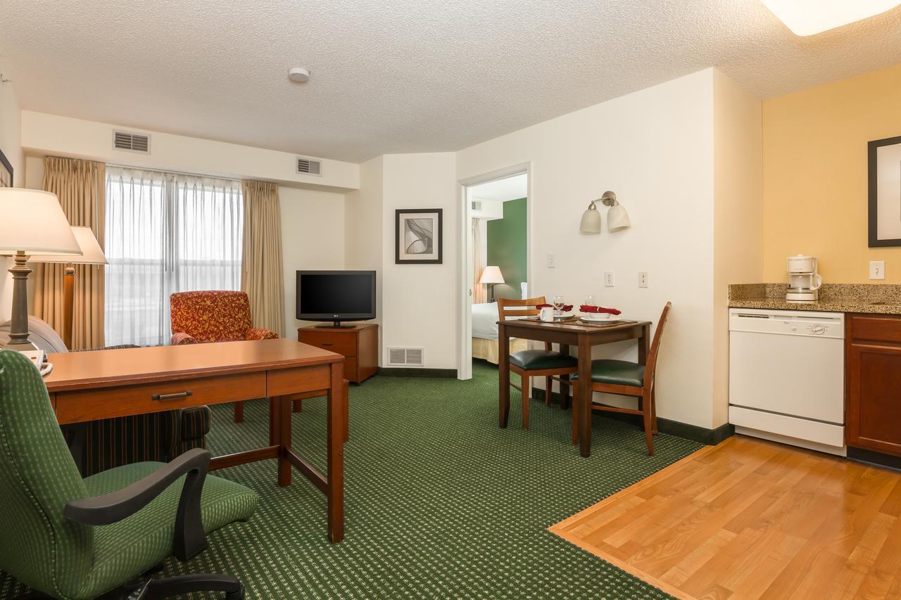 Residence Inn Houston North Экстерьер фото