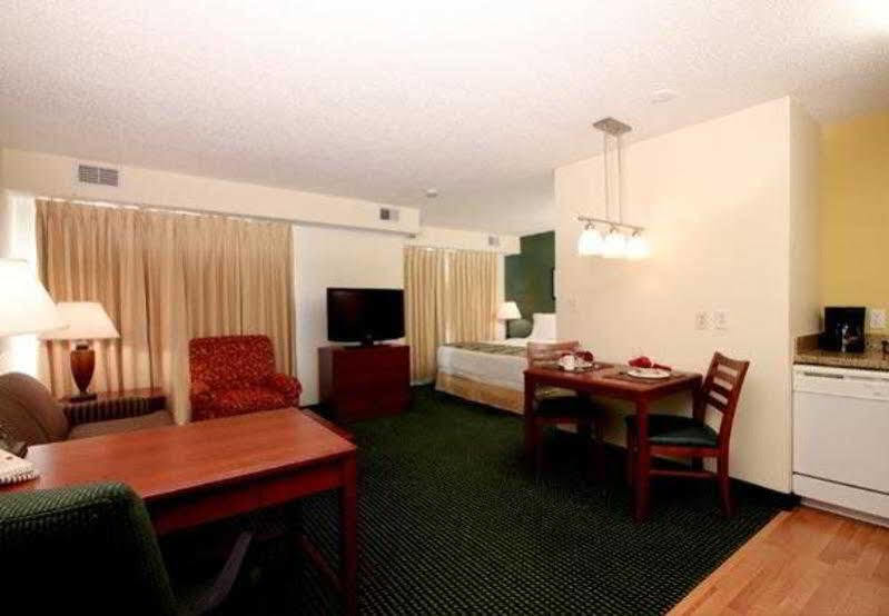 Residence Inn Houston North Экстерьер фото