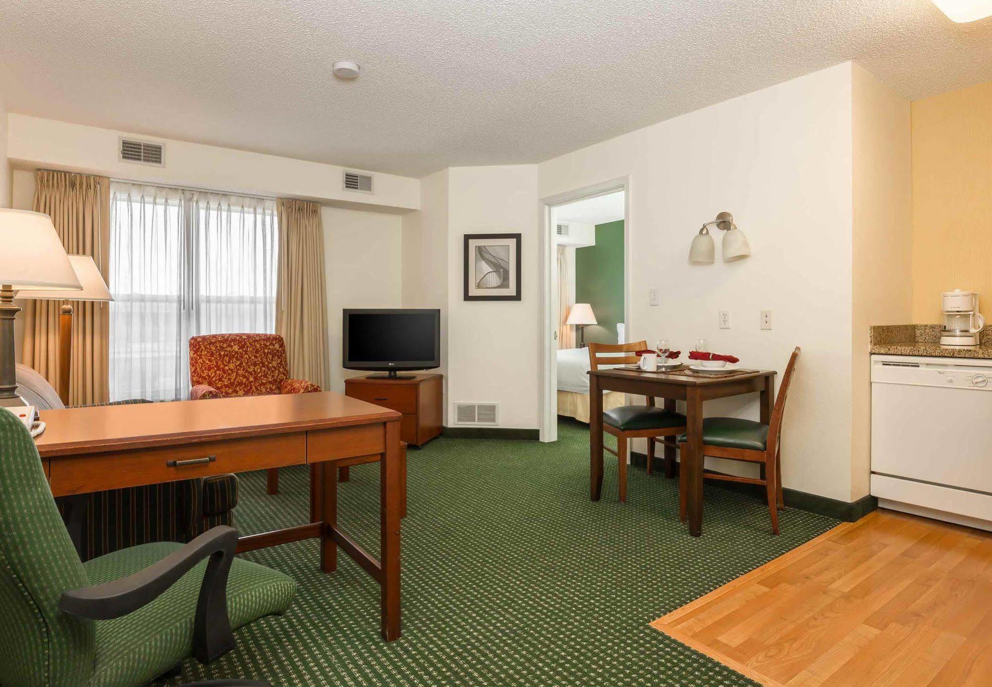 Residence Inn Houston North Экстерьер фото