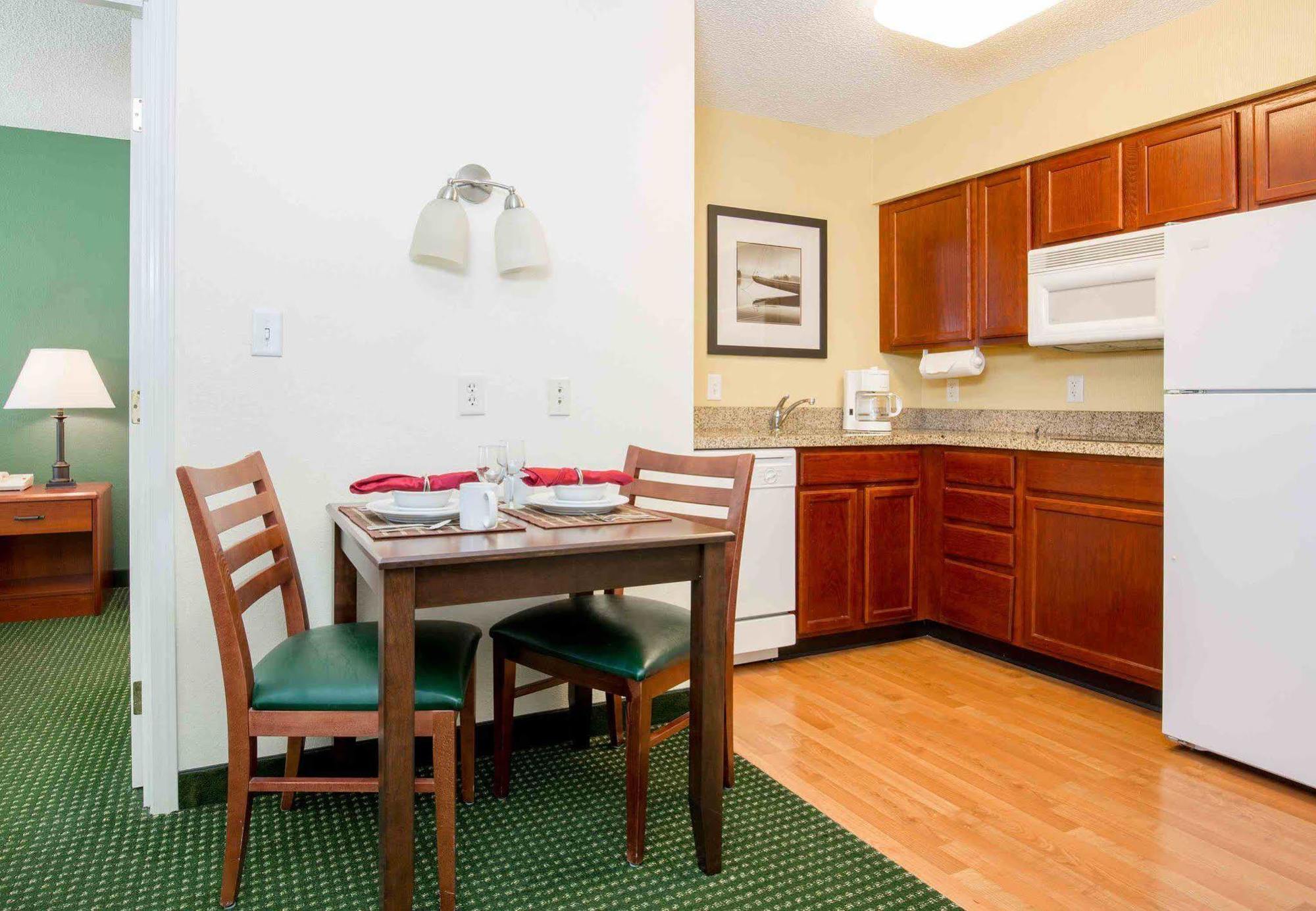 Residence Inn Houston North Экстерьер фото