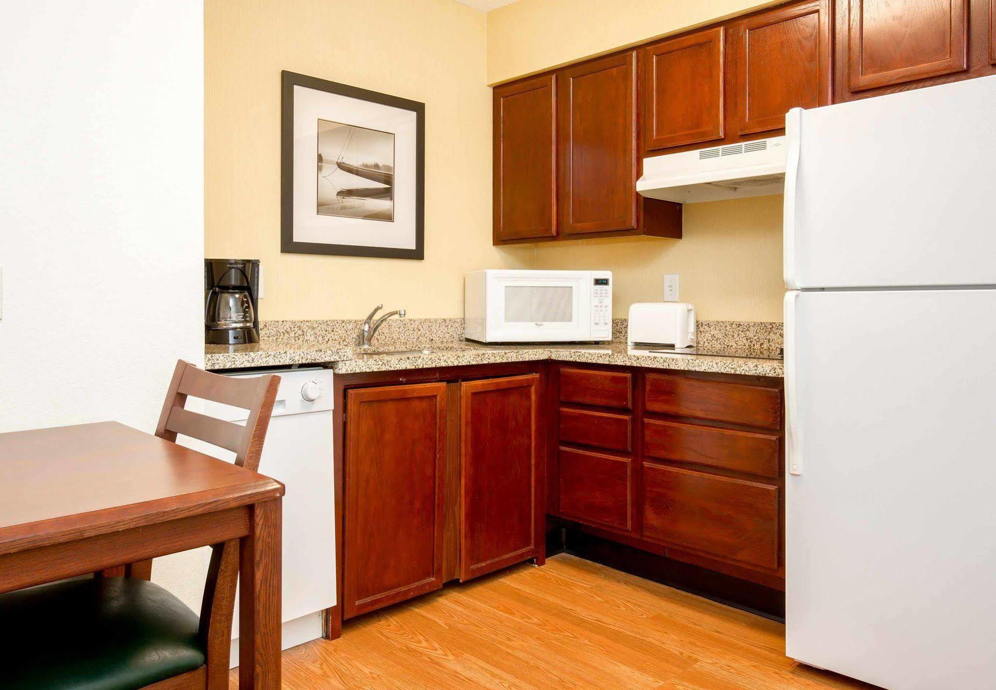 Residence Inn Houston North Экстерьер фото